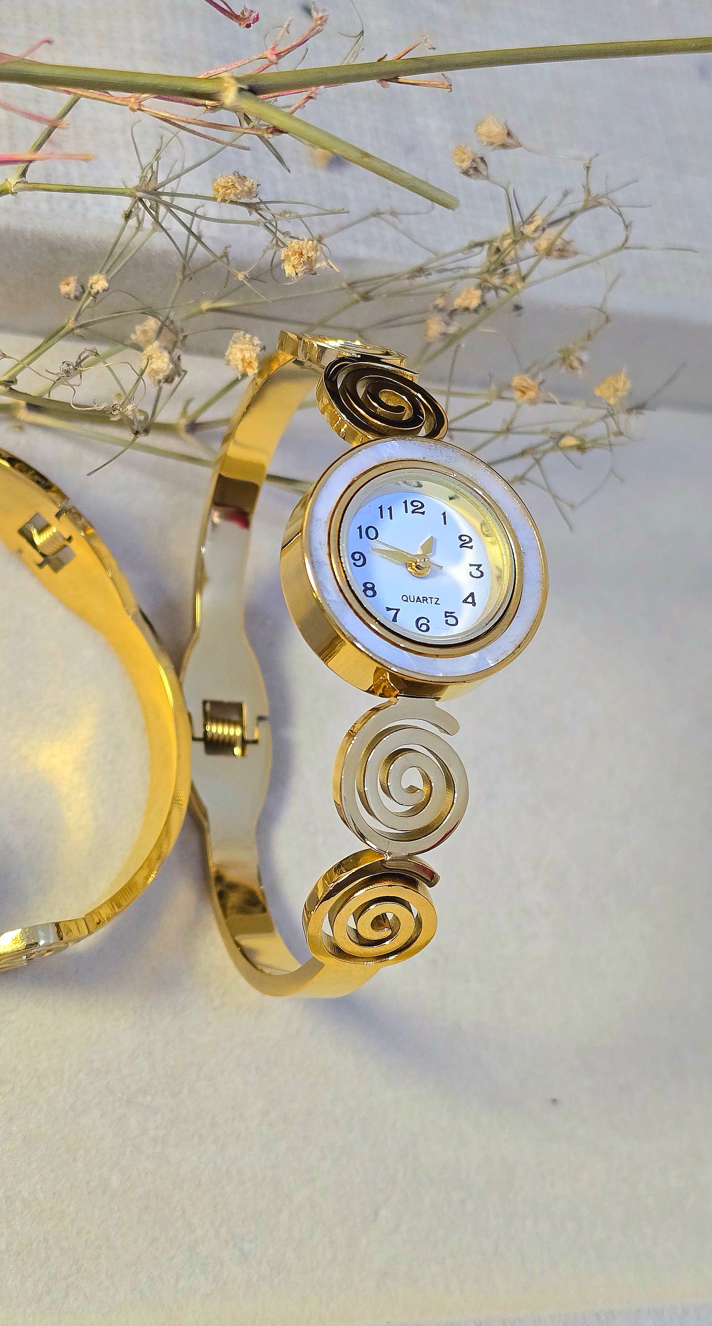 Signature Gold-Tone Statement Watch | Non-Tarnish Daily Wear