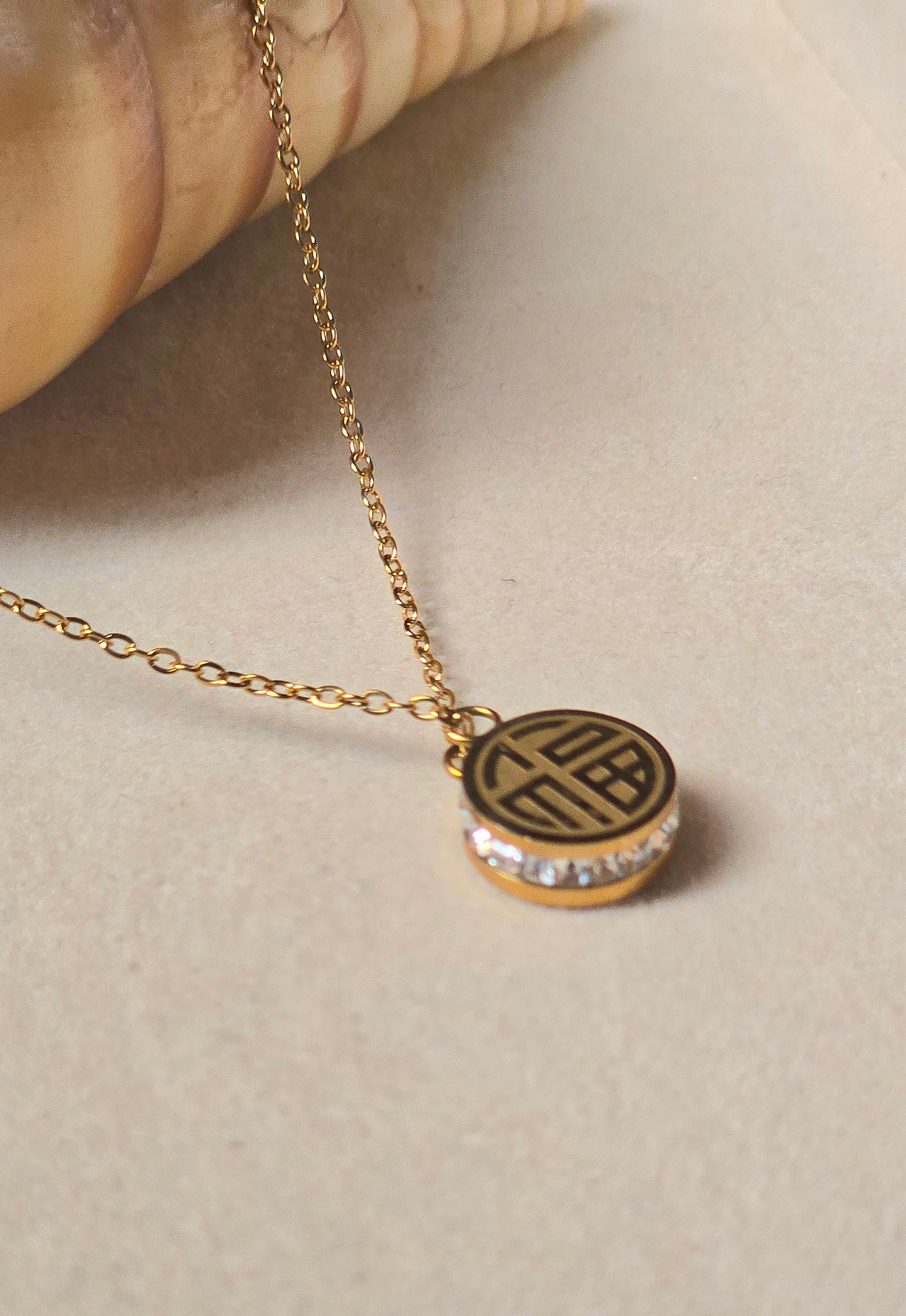 Vintage Emblem stone centred Pendant Necklace