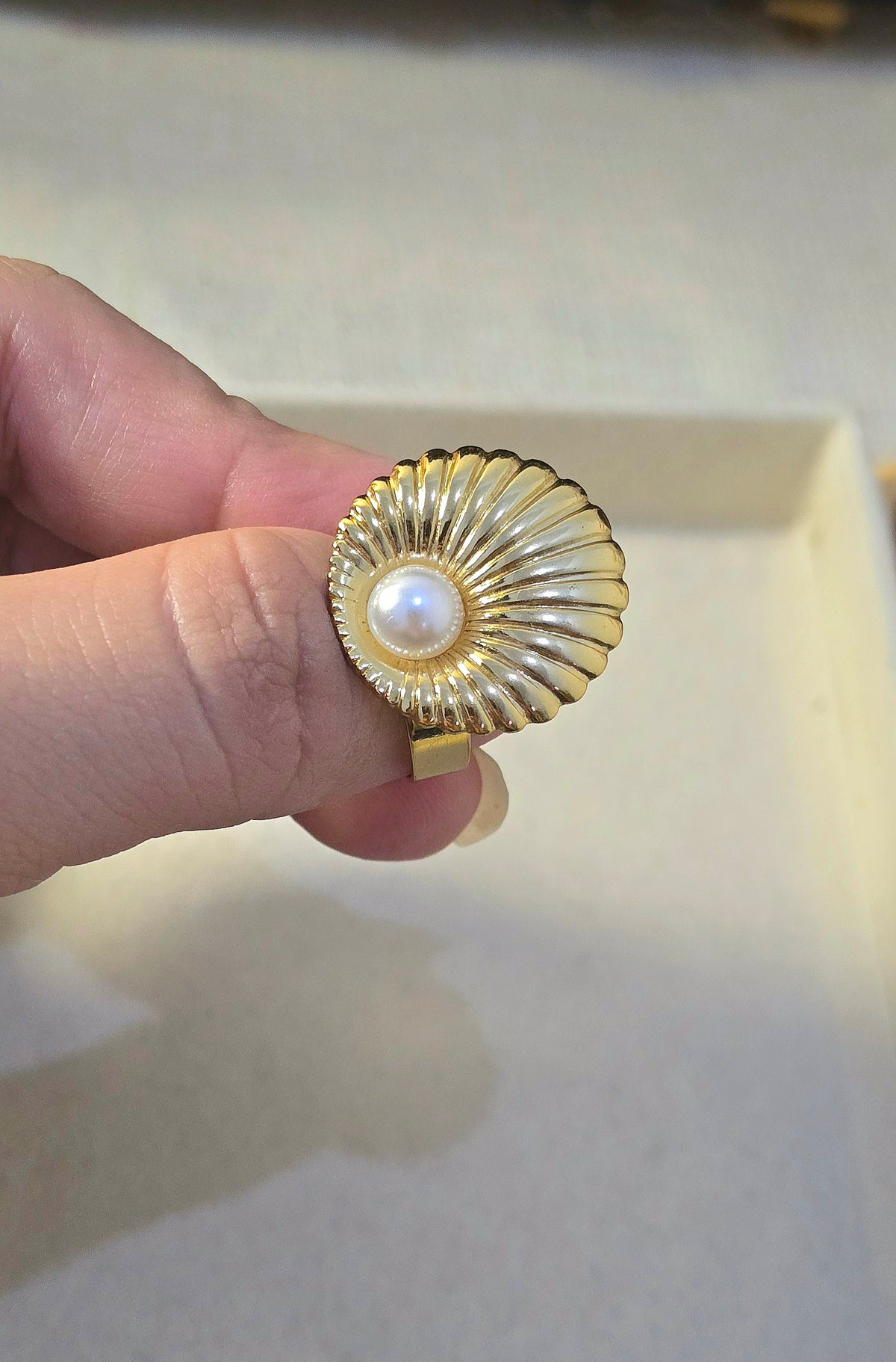 SEASHELL PEARL STATEMENT RING