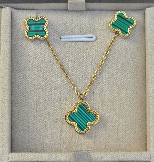 GREEN PATTERNED CLOVER NECKLACE SET IN STAINLESS STEEL