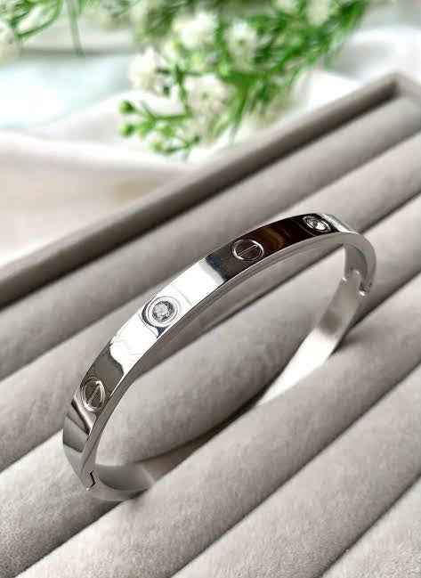 SILVER CARTIER STYLE HANDCUFF