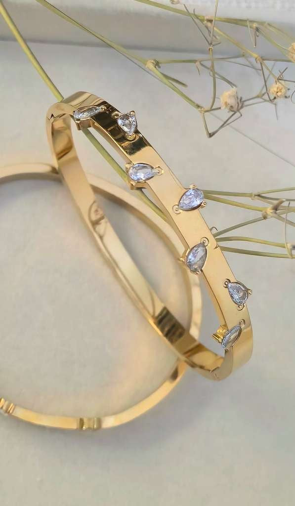 Stainless Steel Studded Dial Logo Bracelet