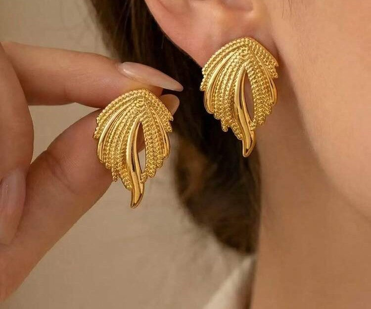 GOLDEN LEAF STUDS