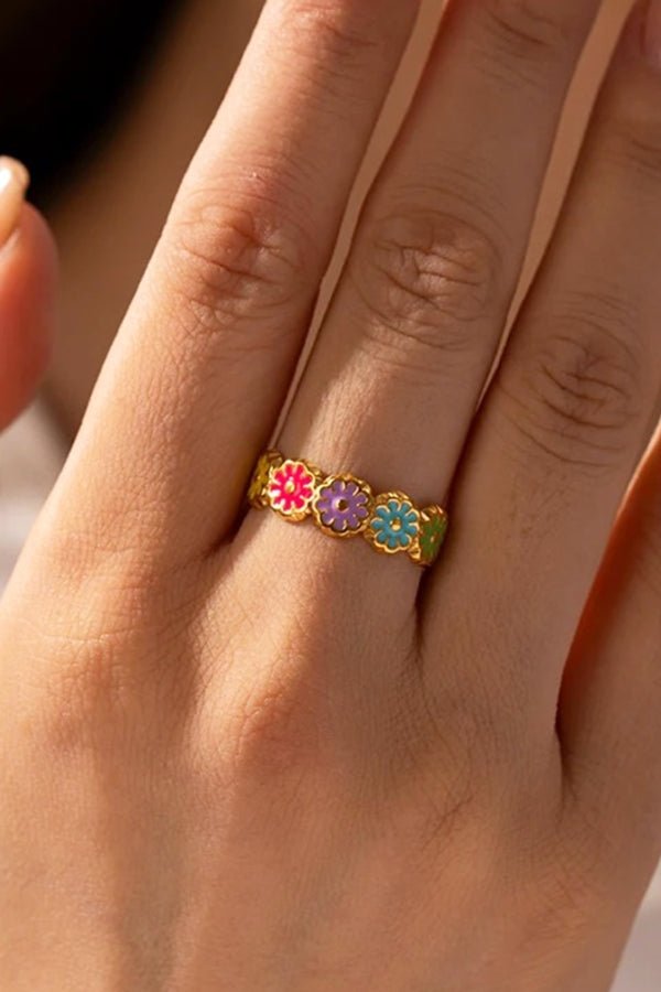 ENAMEL MULTI FLOWERS RING