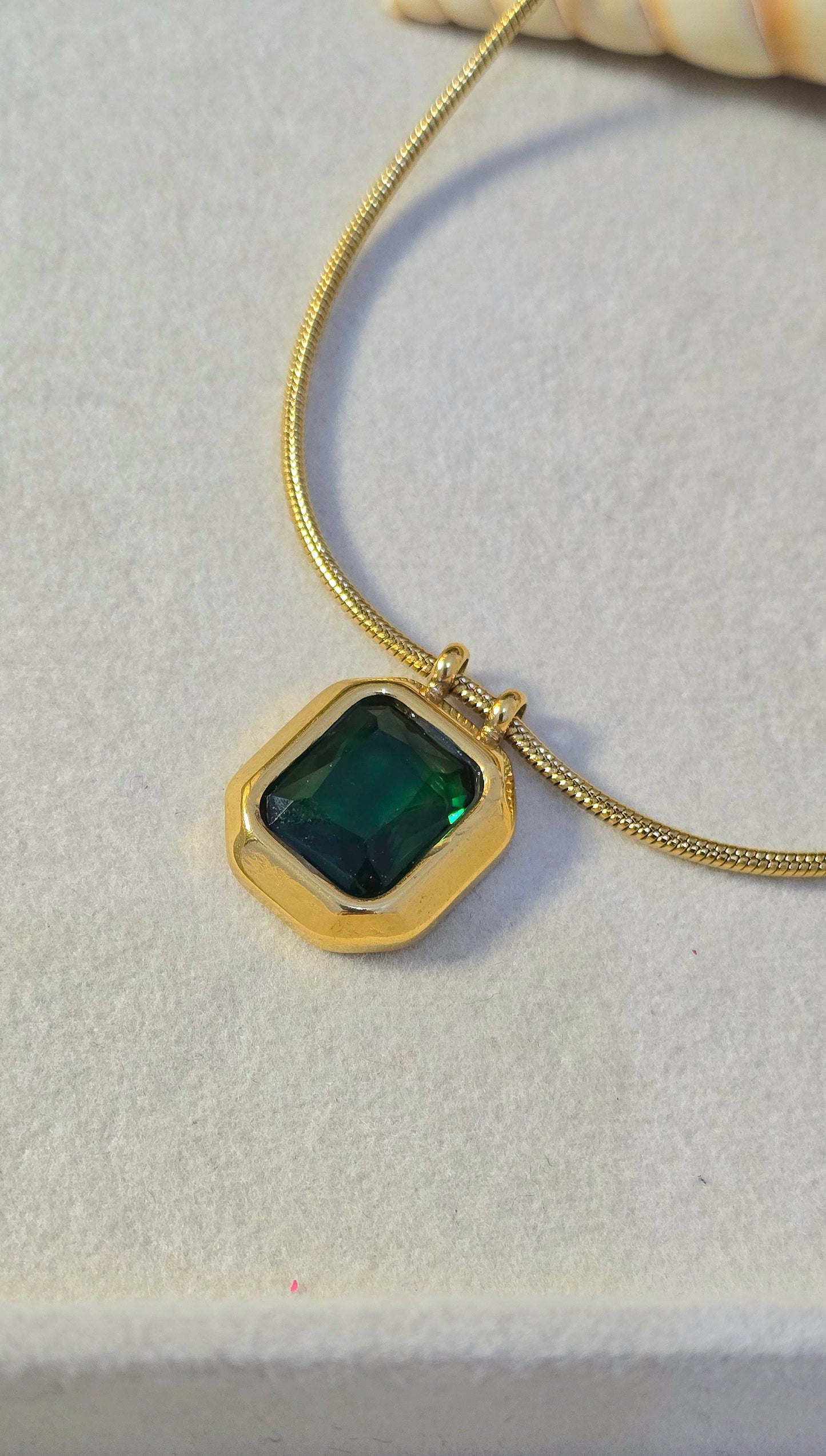 Stainless Steel 18K Gold Plated Turkish Style Emerald Green Stone Round Neck Chain
