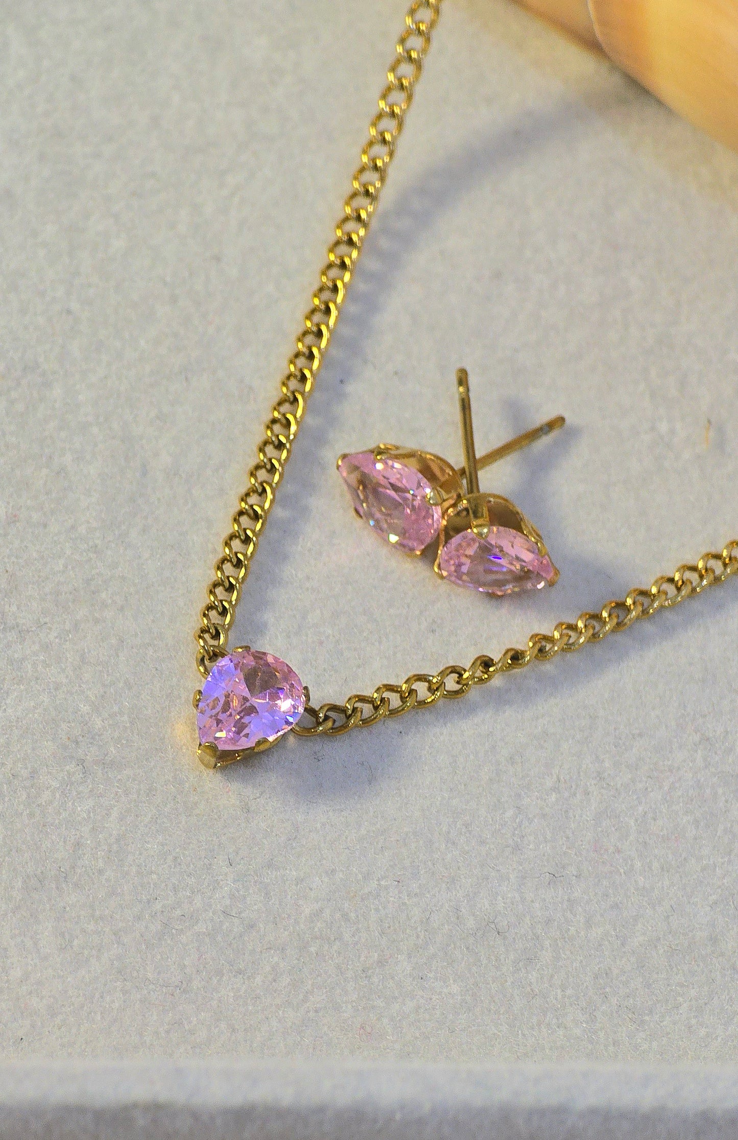 Stainless Steel Pear-Shaped Zircon Stone Necklace Set with Stud Earrings
