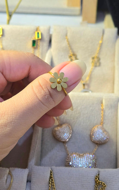Daisy Flower Adjustable Ring