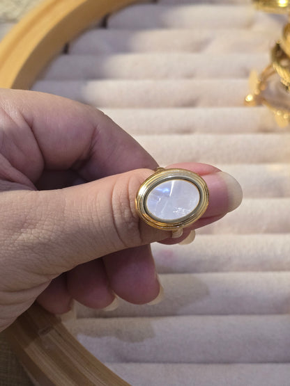 MOTHER OF PEARL ROUND STATEMENT ADJUSTABLE RING