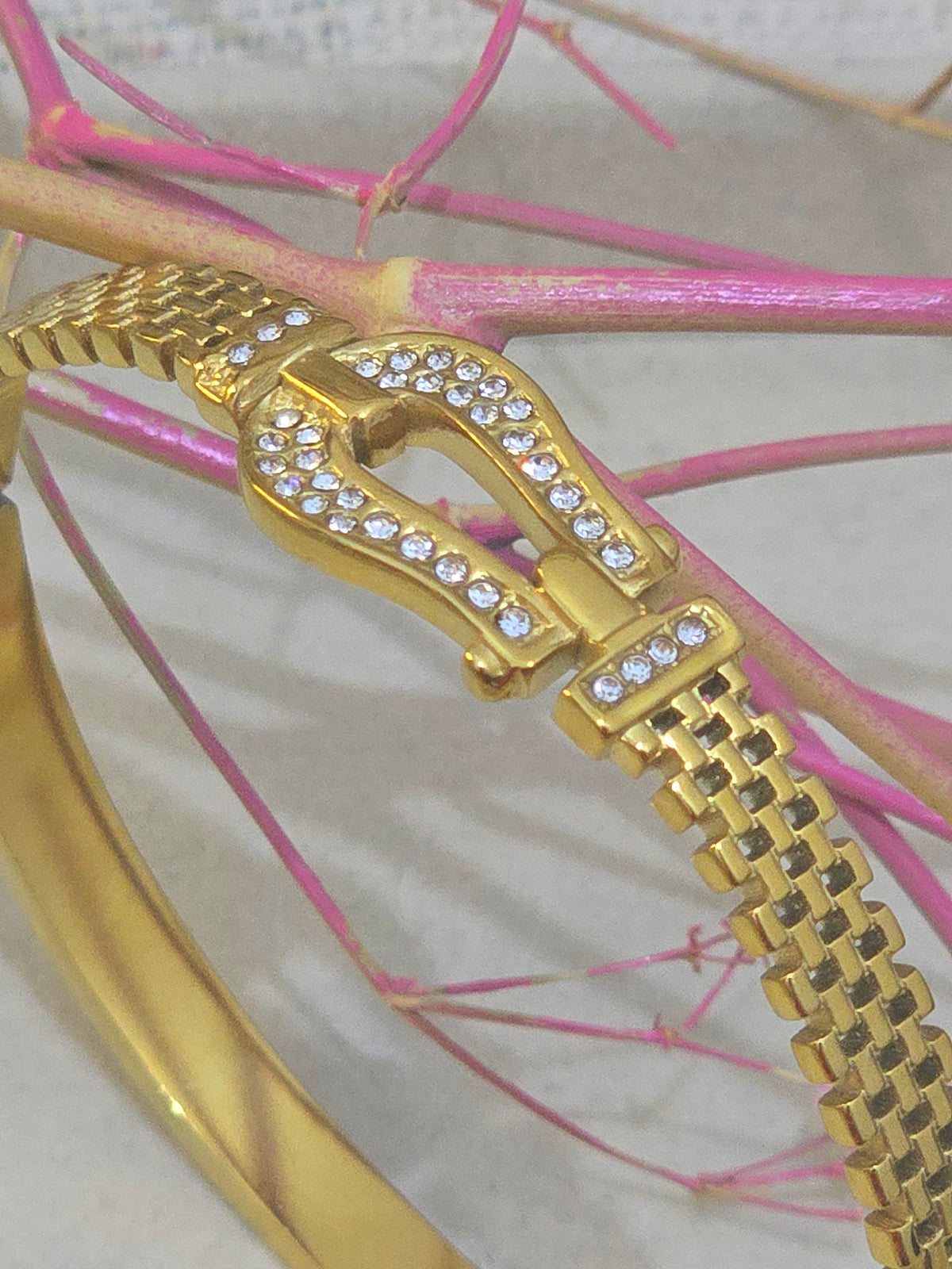 THE AURELIA 18K GOLD PLATED HANDCUFF