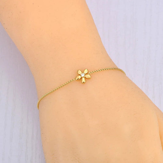 Mini floral sleek and stylish bracelet in stainless steel | Tarnish-Free Gold-Tone Stainless Steel