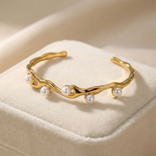 PEARL OPEN HANDCUFF 18K GOLD PLATED