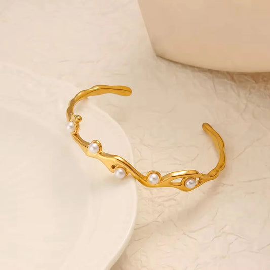 PEARL OPEN HANDCUFF 18K GOLD PLATED