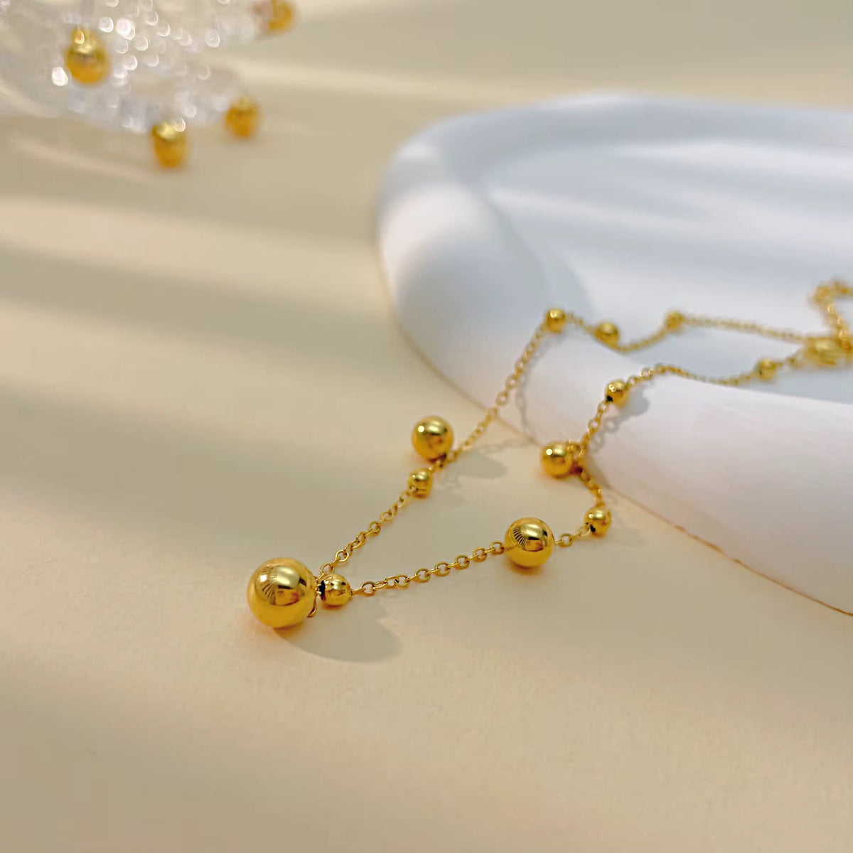 THE SOLENE GOLDEN BEAD DAINTY BRACELET