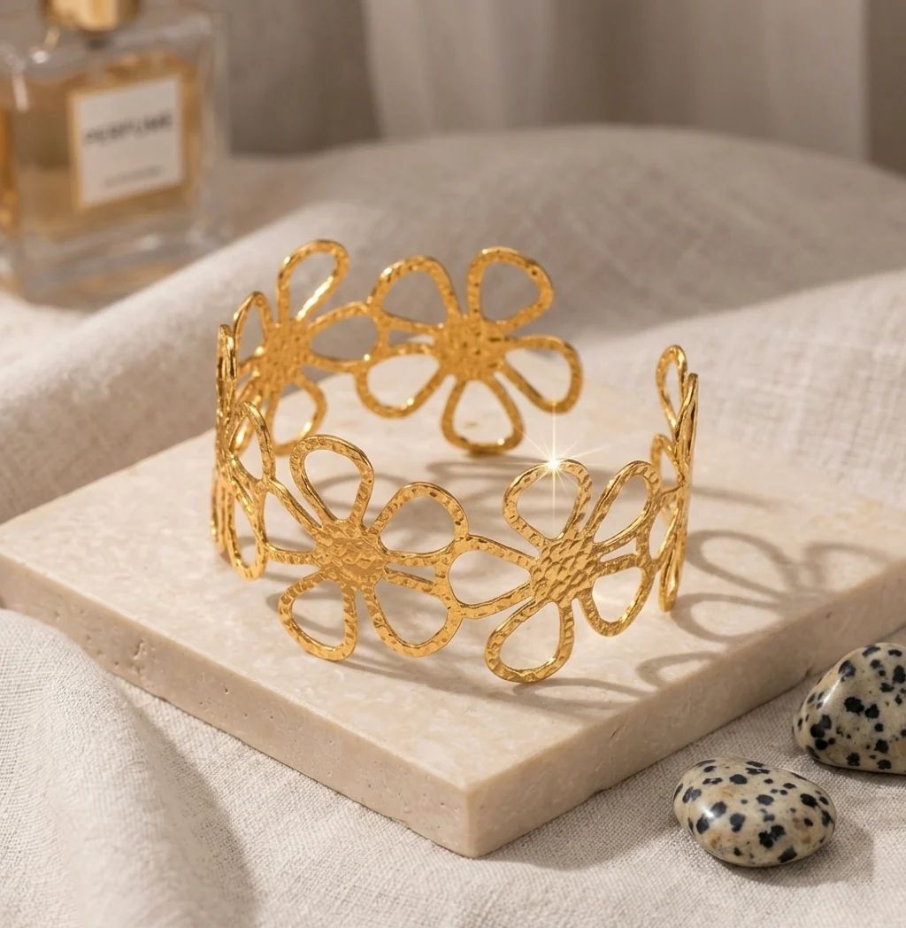 THE AURELIA FLORAL LACE GOLDEN ADJUSTABLE HANDCUFF