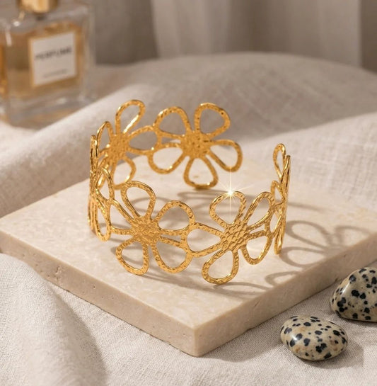 THE AURELIA FLORAL LACE GOLDEN ADJUSTABLE HANDCUFF