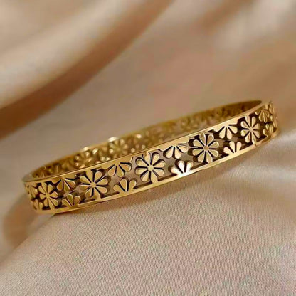 FLORAL ETCHED 316L STAINLESS STEEL HANDCUFF