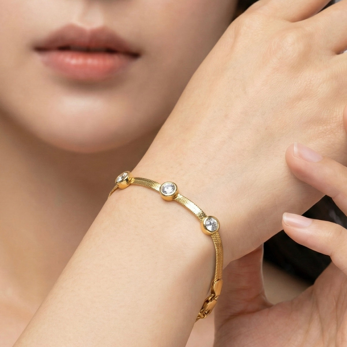 SPARKLING GEMSTONE TARNISH FREE BRACELET