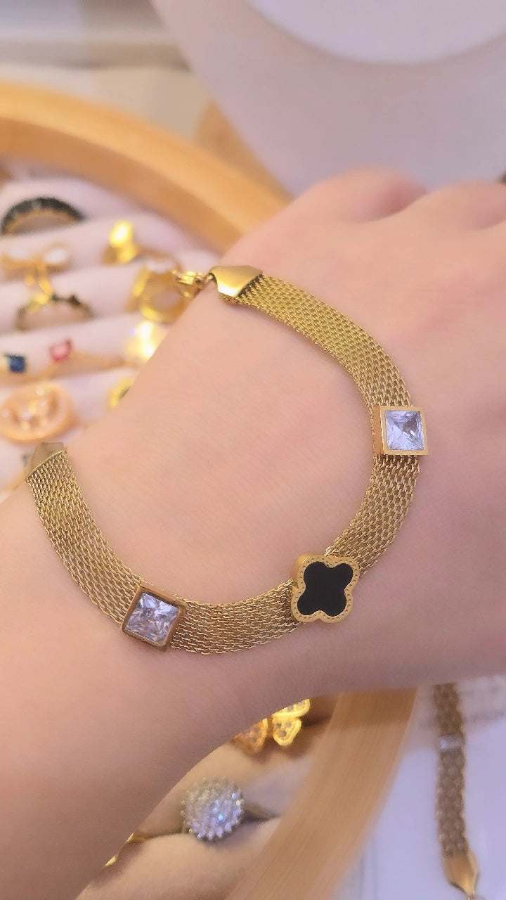 CLOVER WEAVE BRACELET
