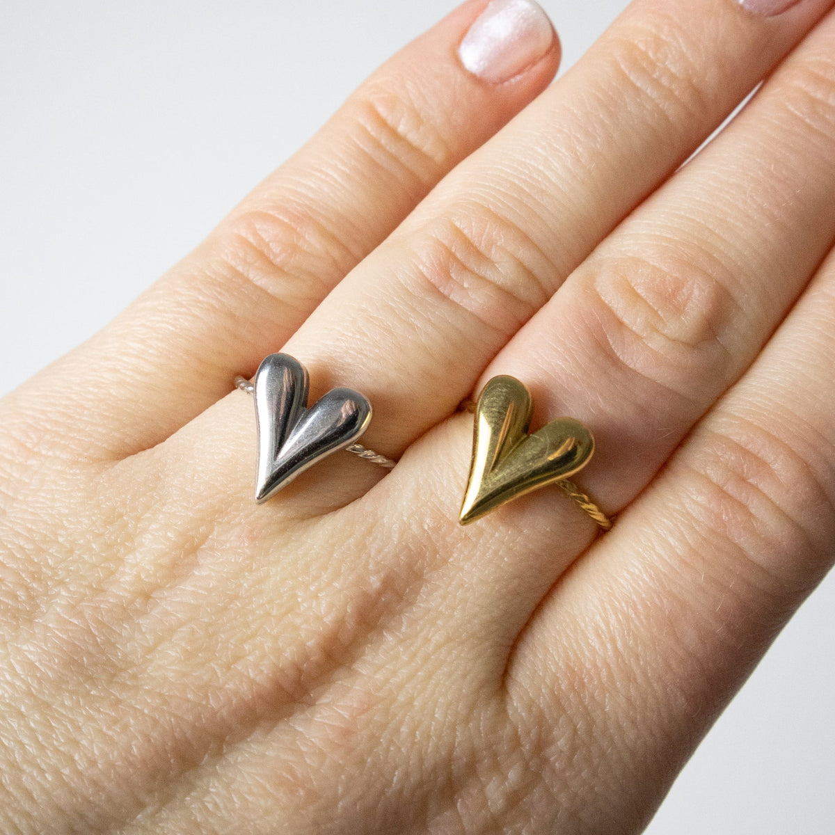 AURA HEART SCULPTED RING