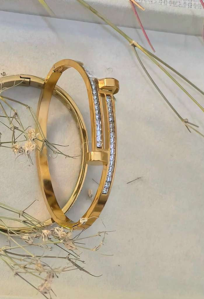 Stainless Steel Flat Handcuff with Teardrop Stones